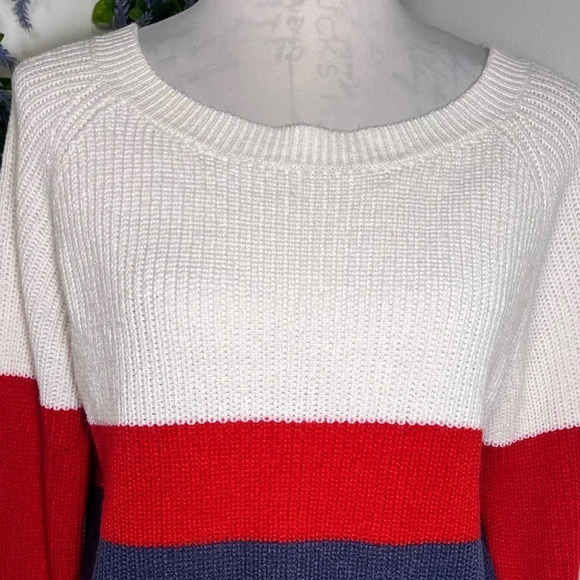 Derek Heart, L, long sleeve, boatneck, color-block, cable knit crop sweater - Picture 4 of 6